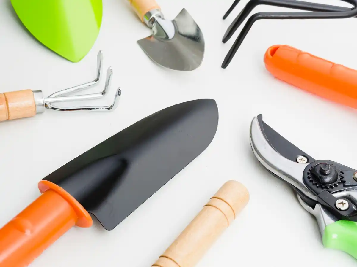 garden tools maintenance replacement
