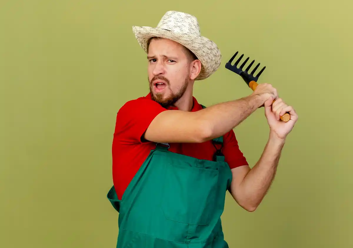 garden tools mistakes gardener