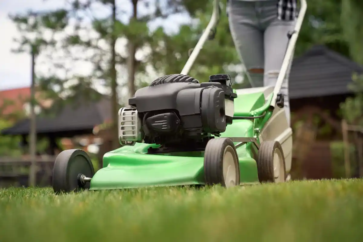 garden lawn mower Czech Republic