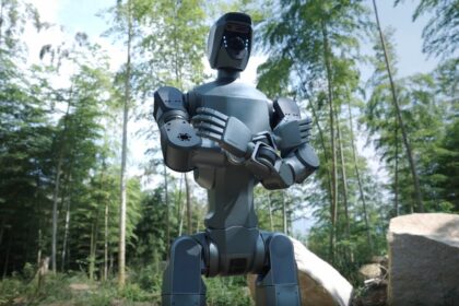 Deep Robotics представuje новého гуманоидного робота DR02