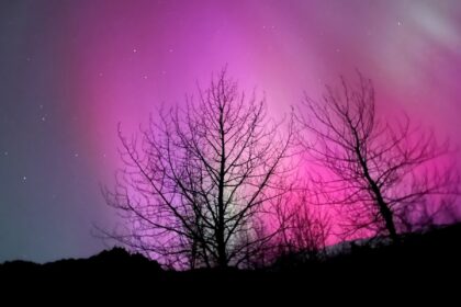 Možnost pozorování polární záře v úterý večer