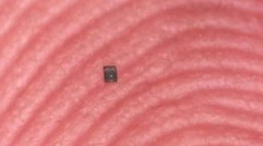 Nejmenší autonomní robot na světě: Revoluce v mikrorobotice