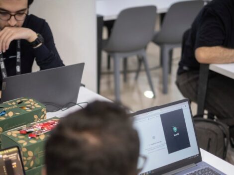 Nová zpráva Work AI Institute: AI ohrožuje základní dovednosti pracovníků