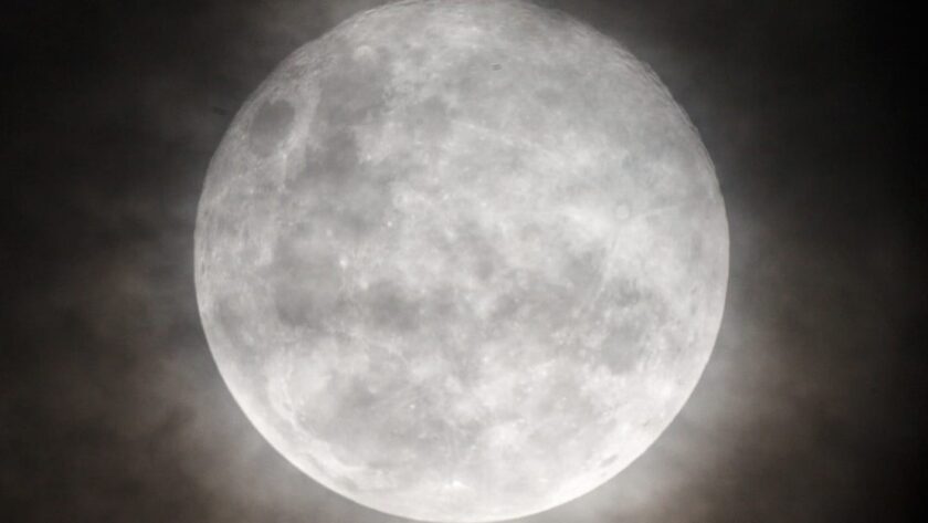 Superúplněk v lednu a jeho vzácné souběhy