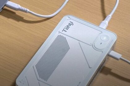 Tiiny AI Pocket Lab – nejmenší osobní superpočítač pro umělou inteligenci na světě