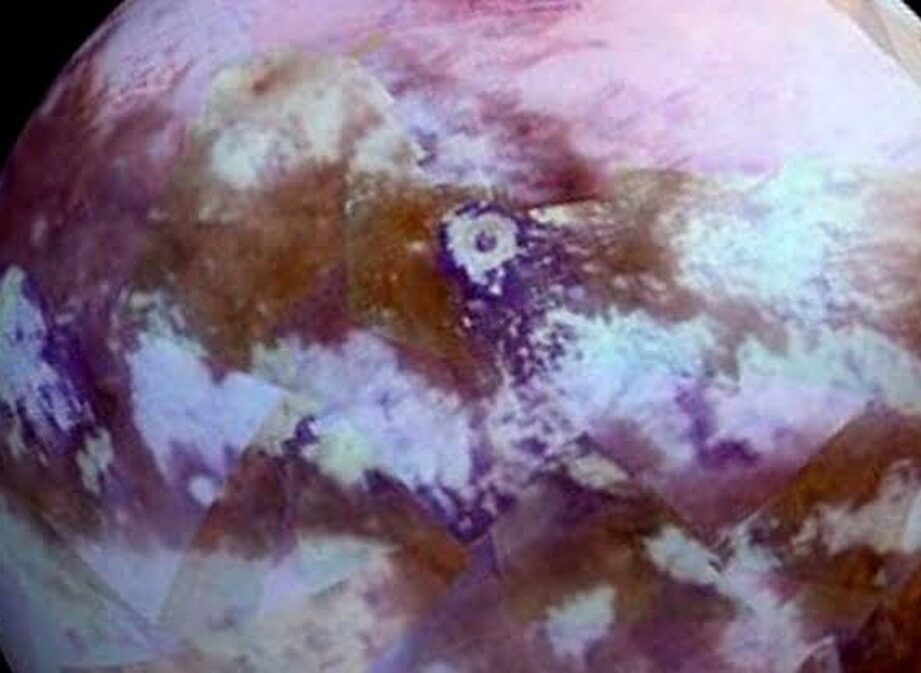 Titán: Největší měsíc Saturnu a jeho tajemství