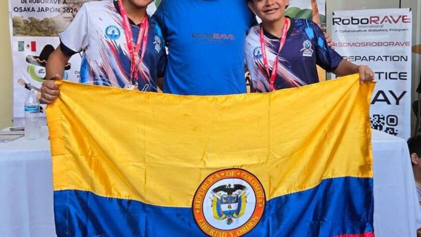 Úspěch studentů z Bucaramanga v mezinárodní soutěži robotiky v Mexiku