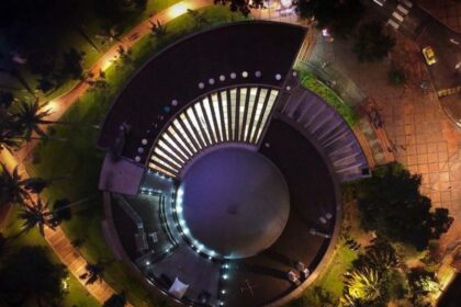 Vánoční program v Planetáriu v Bogotě: Objevování vesmíru pro všechny věkové kategorie