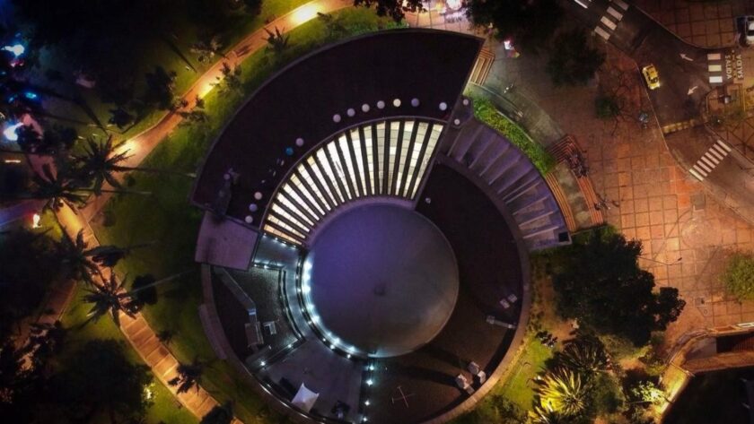 Vánoční program v Planetáriu v Bogotě: Objevování vesmíru pro všechny věkové kategorie