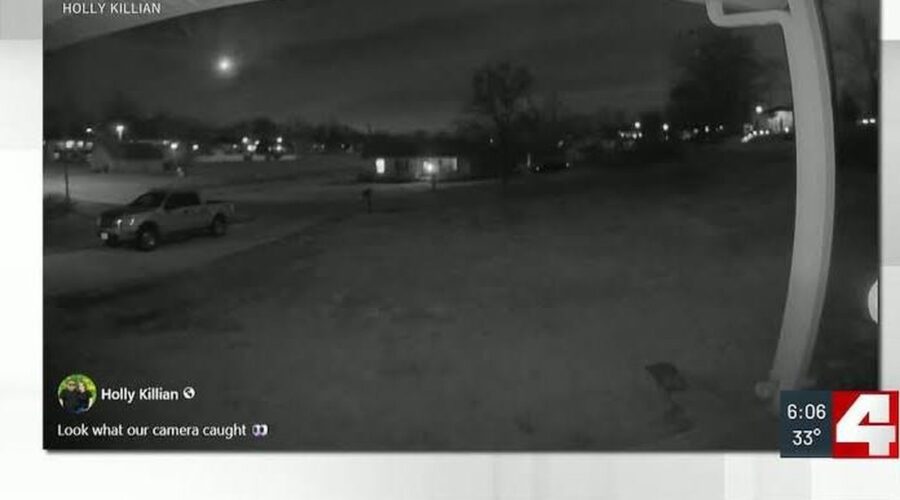 Meteorit vytvořil ohnivou kouli a Sonic Boom nad oblastí St. Louis