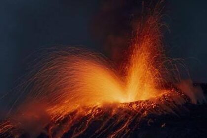 Nejaktivnější sopka v Evropě znovu erupuje na Sicílii