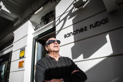 Nejúspěšnější vánoční dárek v A Coruña: brýle na sledování slunečního zatmění