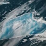 Obrovský ledovec sbírá vodu u Antarktidy