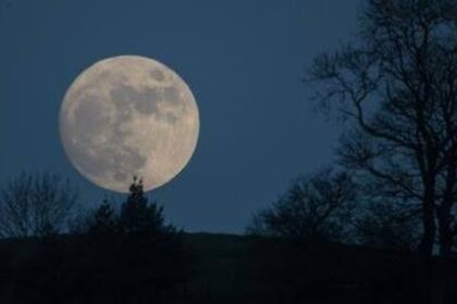 První Super Měsíc Roku 2026: Vlčí Měsíc