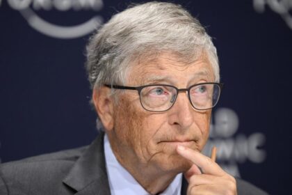 Reflexe Billa Gatese na Nový Rok: Výzvy Vzestupu Umělé Inteligence a Nerovnosti